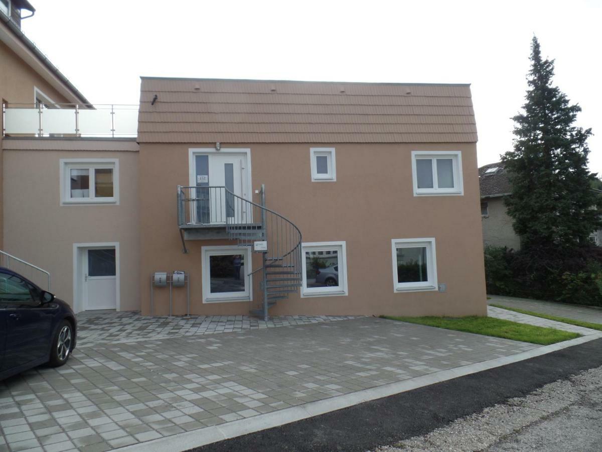 Charakterhaus Apartment Neulengbach Bagian luar foto
